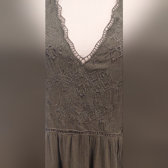 Adiva Deep Green Lace Accent Blouse - Picture 3 of 6